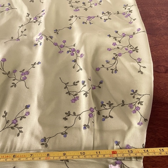 The office-appropriate pencil skirt with a touch of bohemian flair - Picture 6 of 7